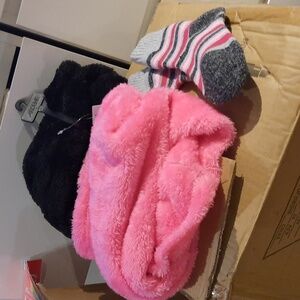 Kids Bundle NWT Faux Fur Neck Warmers 1pink 1black Adorable! Warm Winter Socks